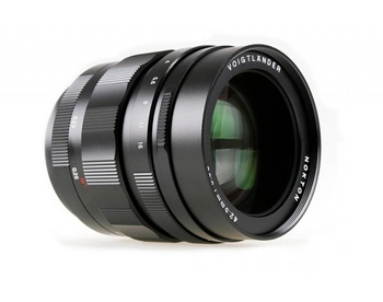 Voigtlander Nokton 42,5mm f/0.95 Micro 4/3